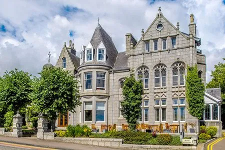 Atholl Hotel